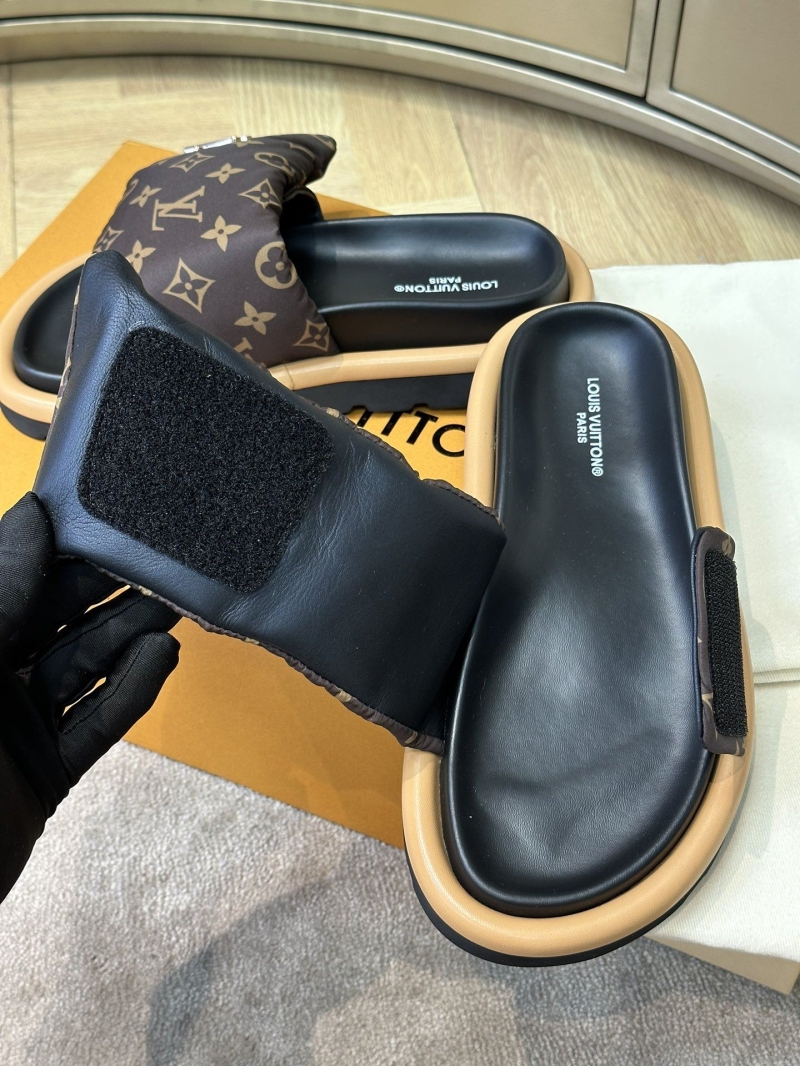 l0vis Vvtt0n slippers